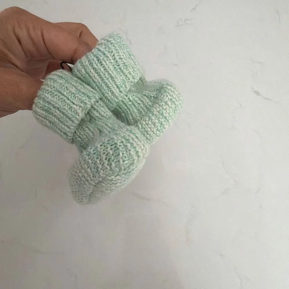 Janie & Jack Baby Cable Knit Sweater Bootie in Pastel Green Heather Size 3-6 Mon